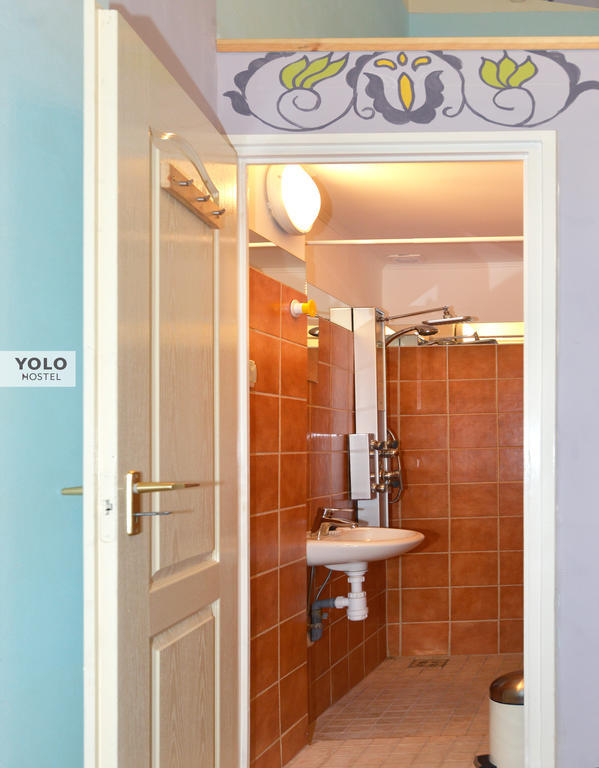 Yolo Hostel Budapeste Quarto foto