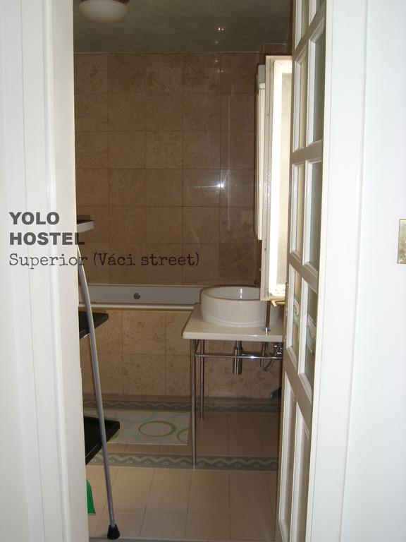 Yolo Hostel Budapeste Quarto foto