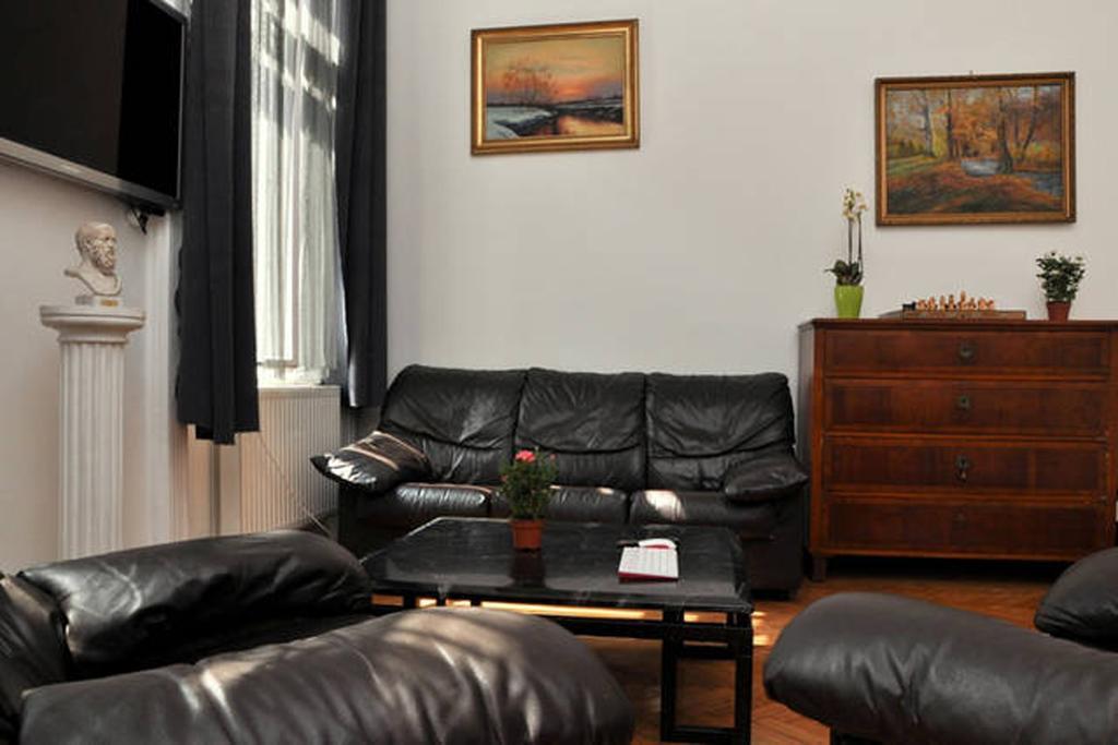Yolo Hostel Budapeste Quarto foto