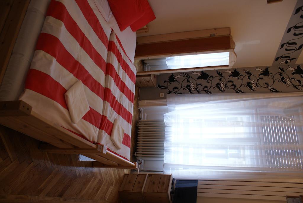 Yolo Hostel Budapeste Quarto foto