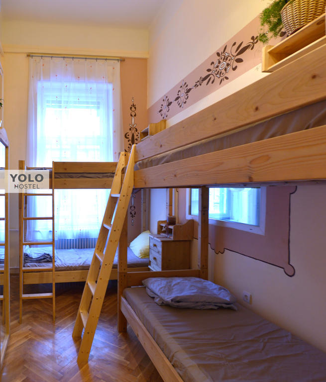 Yolo Hostel Budapeste Exterior foto