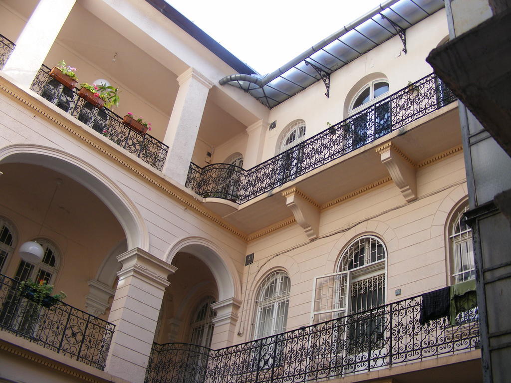 Yolo Hostel Budapeste Exterior foto